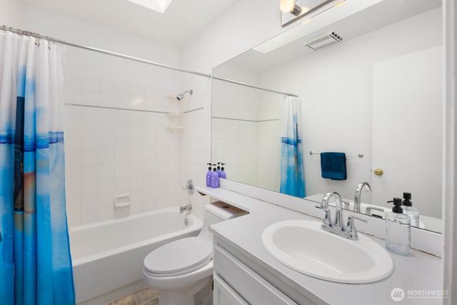 25700 SE 35TH Place, Sammamish, WA 98029