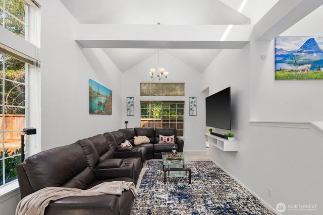 25700 SE 35TH Place, Sammamish, WA 98029