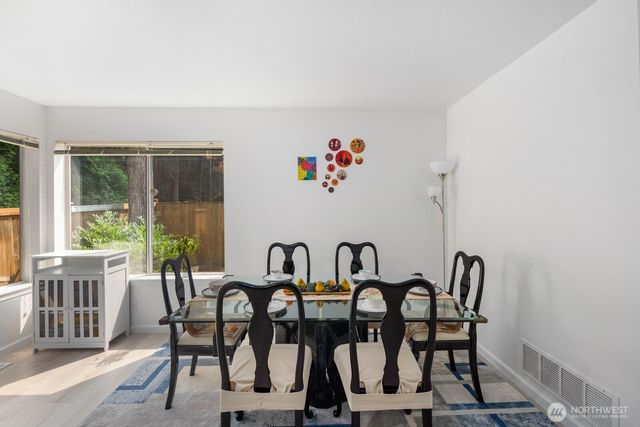 25700 SE 35TH Place, Sammamish, WA 98029