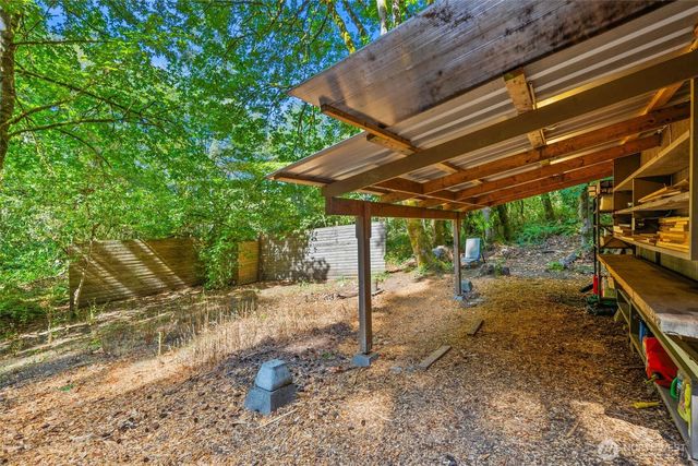 4420 Bluff Lane NE, Bainbridge Island, WA 98110