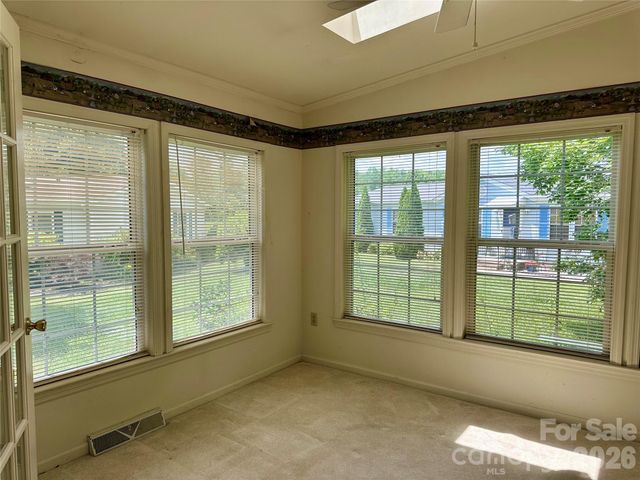 308 Riverwind Drive, Hendersonville, NC 28739