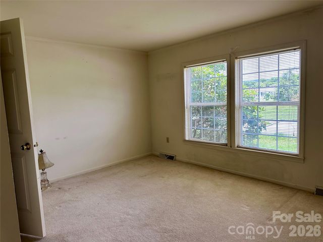 308 Riverwind Drive, Hendersonville, NC 28739