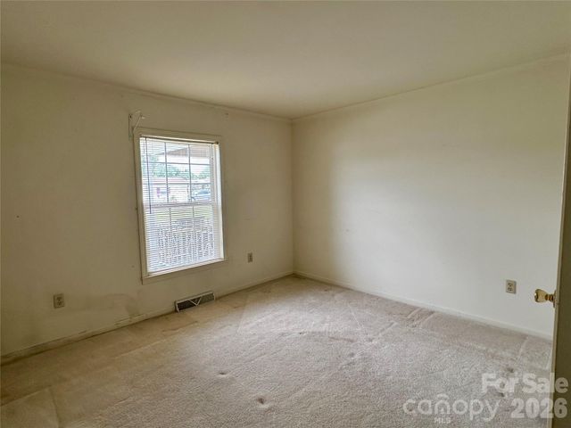 308 Riverwind Drive, Hendersonville, NC 28739