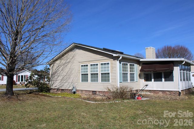 308 Riverwind Drive, Hendersonville, NC 28739