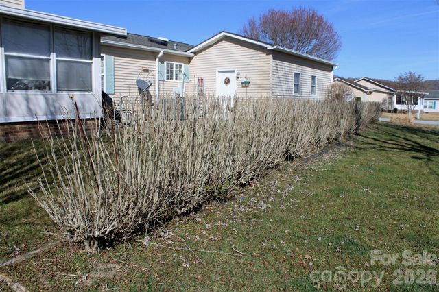 308 Riverwind Drive, Hendersonville, NC 28739