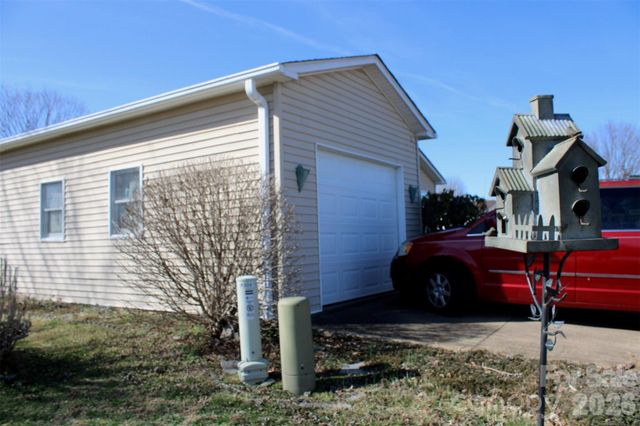 308 Riverwind Drive, Hendersonville, NC 28739