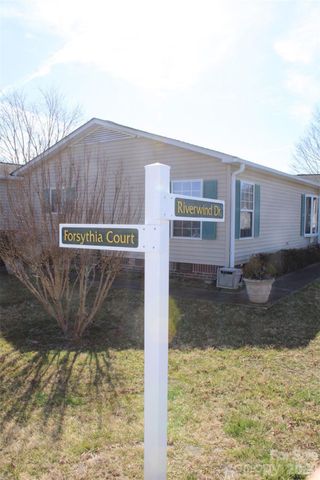308 Riverwind Drive, Hendersonville, NC 28739
