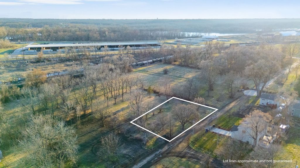 900 SE 27th Street, Des Moines, IA 50317