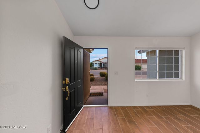 8089 E Gary Court, Tucson, AZ 85715