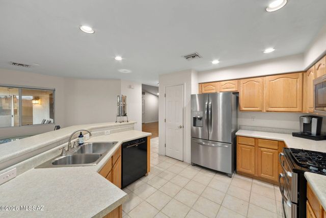 8089 E Gary Court, Tucson, AZ 85715