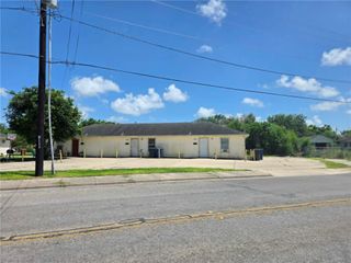 2851 Highland Ave, Corpus Christi, TX 78405