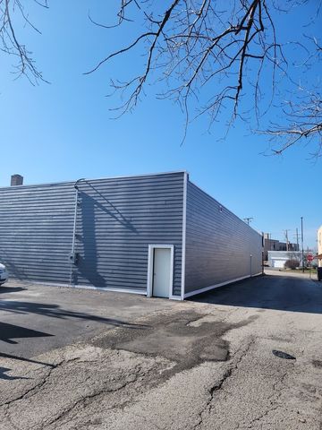 18027 dixie Highway, Homewood, IL 60430
