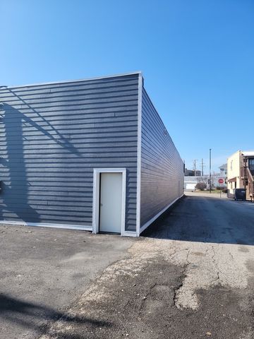 18027 dixie Highway, Homewood, IL 60430
