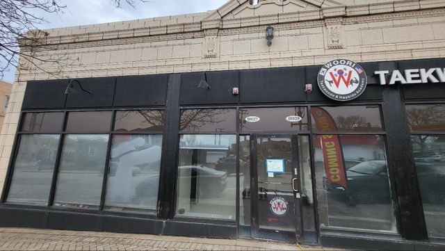 18027 dixie Highway, Homewood, IL 60430