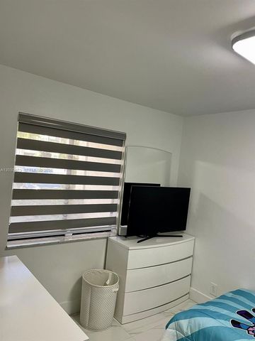16461 Blatt Blvd 103, Weston, FL 33326