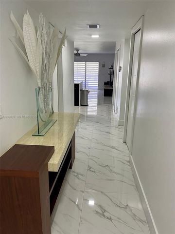 16461 Blatt Blvd 103, Weston, FL 33326