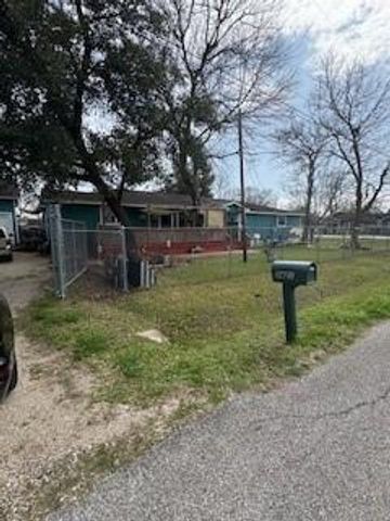 3421 Colorado Avenue, Dickinson, TX 77539