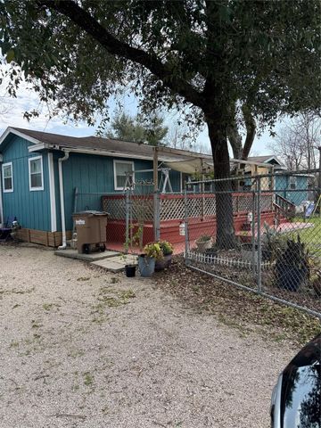 3421 Colorado Avenue, Dickinson, TX 77539