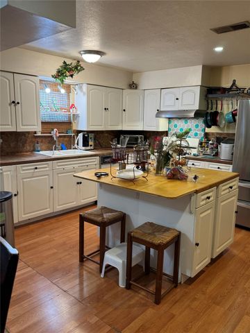 3421 Colorado Avenue, Dickinson, TX 77539