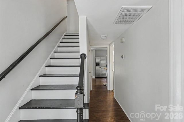320 Sunnywood Lane, Charlotte, NC 28270