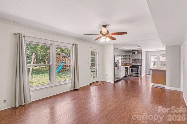 320 Sunnywood Lane, Charlotte, NC 28270