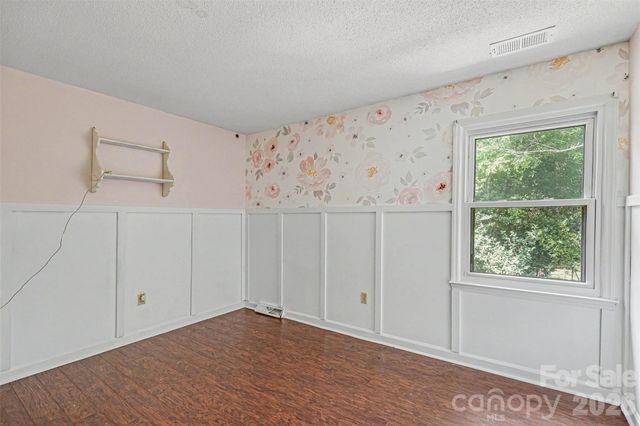 320 Sunnywood Lane, Charlotte, NC 28270