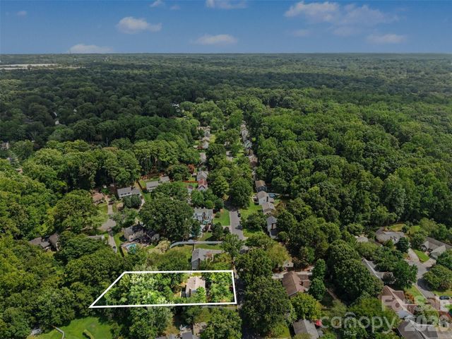 320 Sunnywood Lane, Charlotte, NC 28270