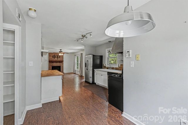 320 Sunnywood Lane, Charlotte, NC 28270