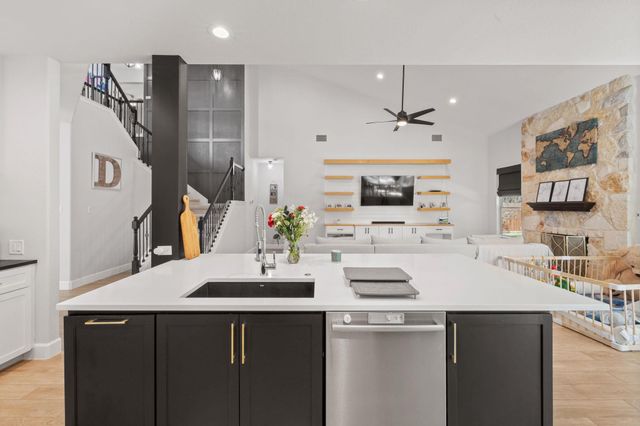 208 Arrezo LN, Georgetown, TX 78628