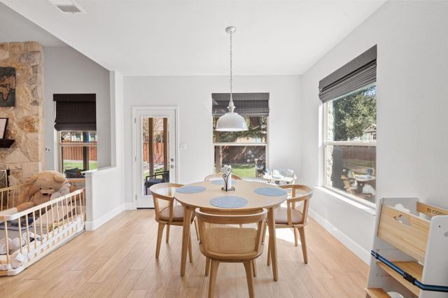 208 Arrezo LN, Georgetown, TX 78628