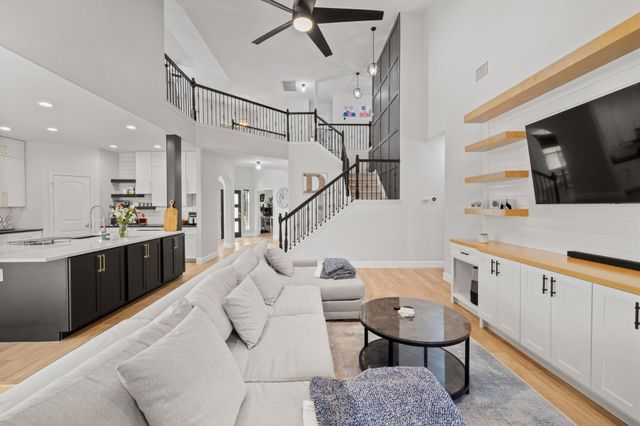 208 Arrezo LN, Georgetown, TX 78628