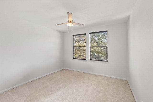 208 Arrezo LN, Georgetown, TX 78628