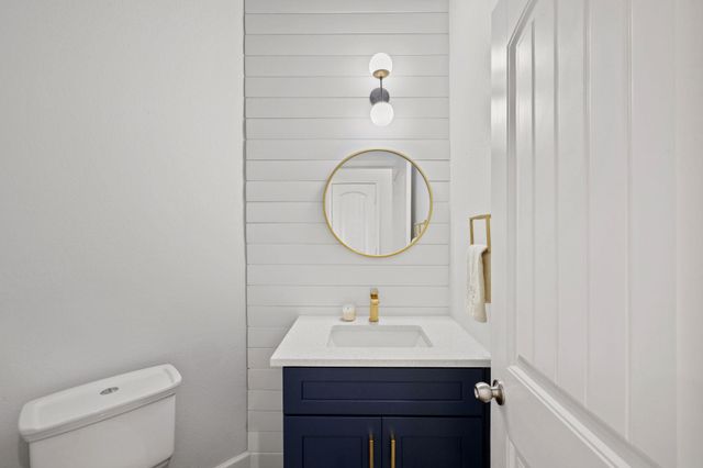 208 Arrezo LN, Georgetown, TX 78628