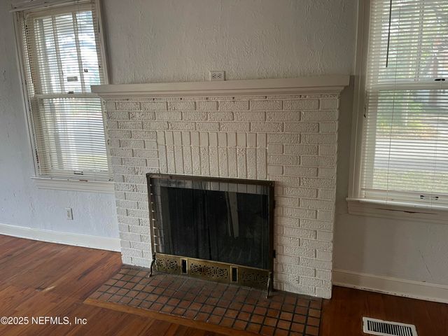 1052 LARK Street, Jacksonville, FL 32205