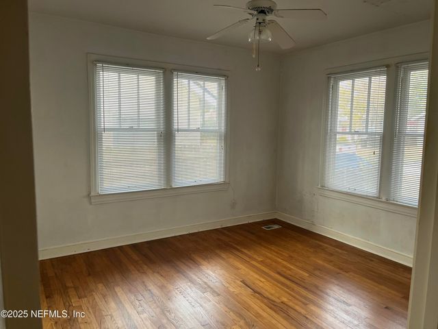 1052 LARK Street, Jacksonville, FL 32205