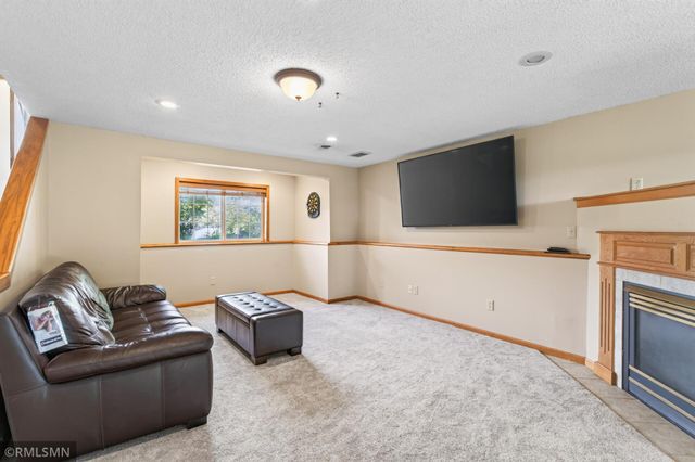 14431 Glenbrook Avenue N, Hugo, MN 55038