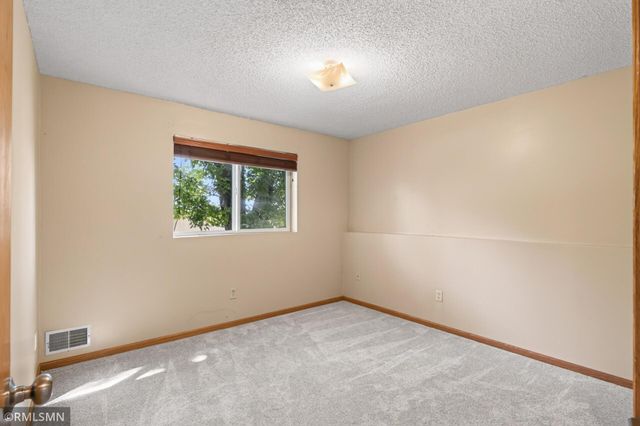 14431 Glenbrook Avenue N, Hugo, MN 55038