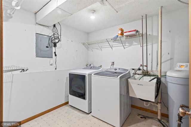 14431 Glenbrook Avenue N, Hugo, MN 55038