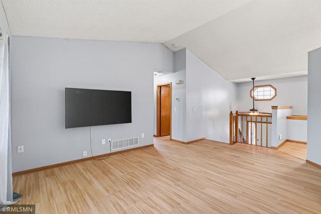 14431 Glenbrook Avenue N, Hugo, MN 55038