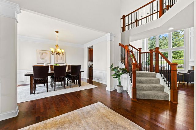 2550 Arrowhead Lane, Chanhassen, MN 55317