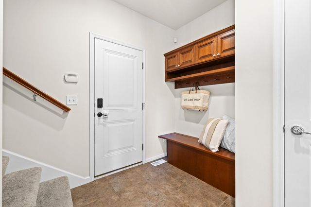 2550 Arrowhead Lane, Chanhassen, MN 55317