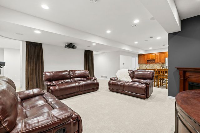 2550 Arrowhead Lane, Chanhassen, MN 55317
