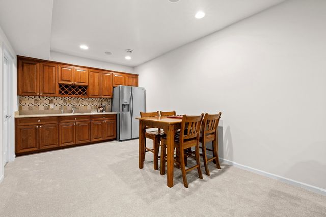 2550 Arrowhead Lane, Chanhassen, MN 55317