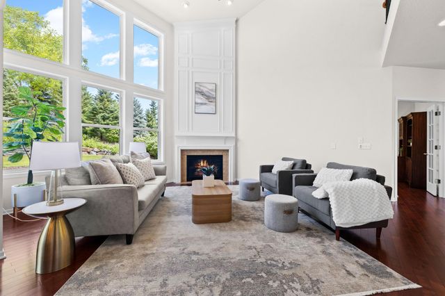 2550 Arrowhead Lane, Chanhassen, MN 55317