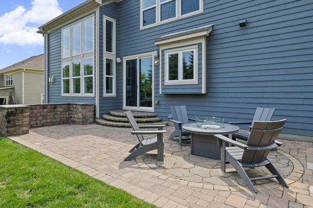 2550 Arrowhead Lane, Chanhassen, MN 55317