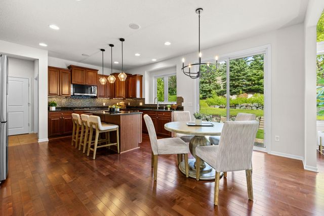 2550 Arrowhead Lane, Chanhassen, MN 55317