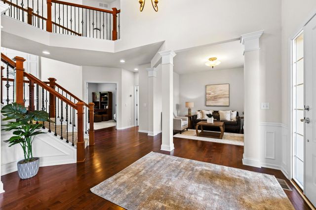 2550 Arrowhead Lane, Chanhassen, MN 55317