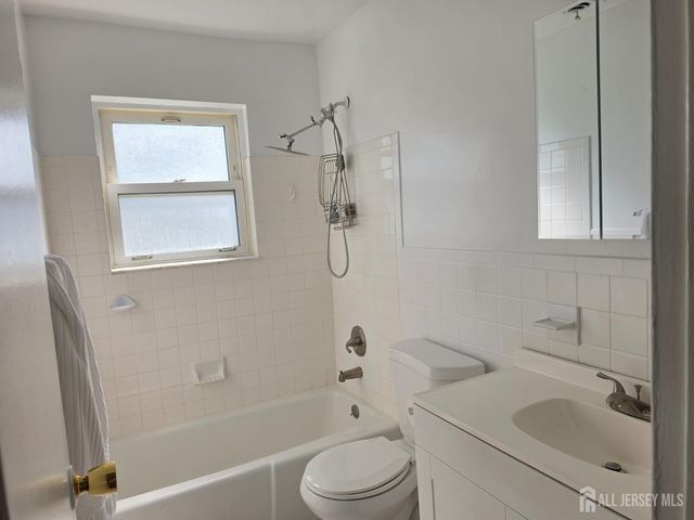 197 Evergreen Road 3A, Edison, NJ 08837