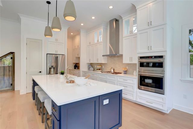 3106 W COACHMAN AVENUE, Tampa, FL 33611