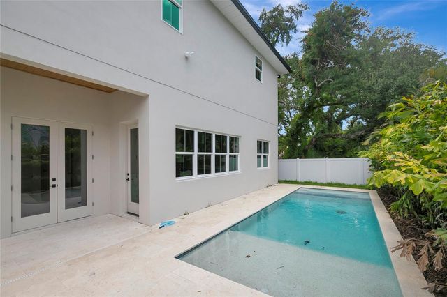 3106 W COACHMAN AVENUE, Tampa, FL 33611